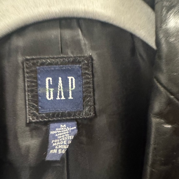 GAP Women's Sleek Black Leather Jacket - Picture 2 of 5